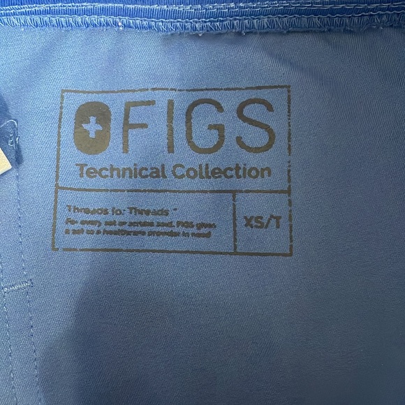 figs ceil blue scrub set - Picture 7 of 8